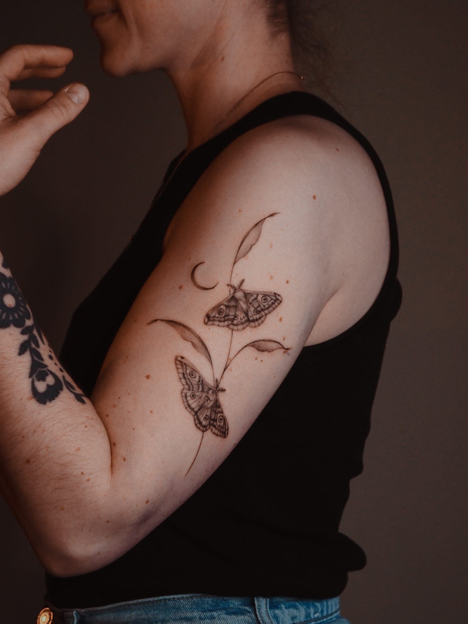Moon Moths – Fineline, Illustrativ von Cathi, Bloom at Night Köln