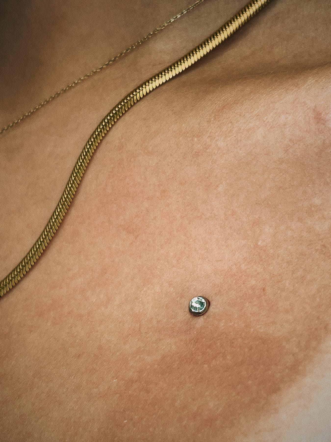 Dermal – Piercings von Jenny, Bloom at Night Köln
