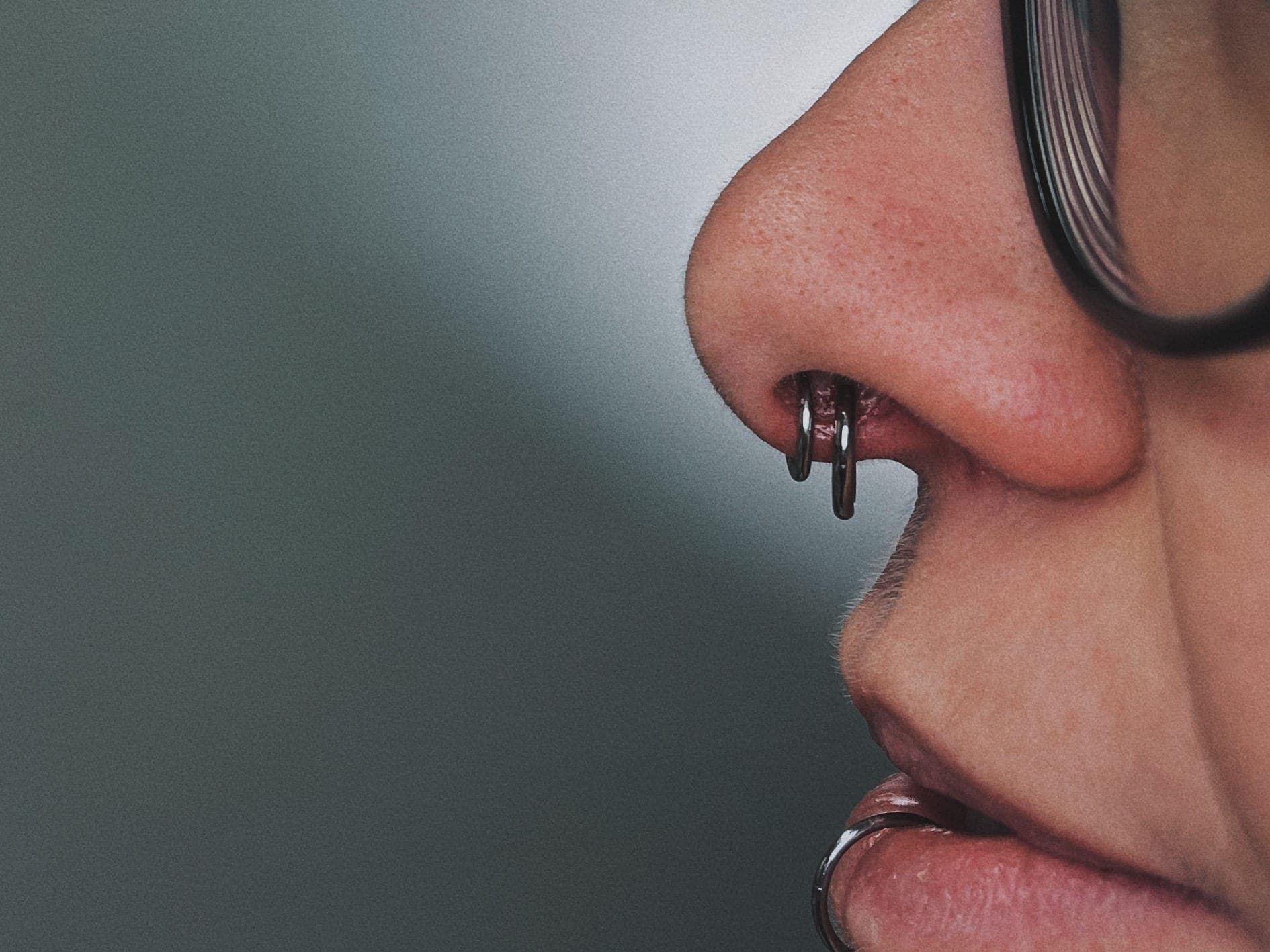 Septum – Piercings von Jenny, Bloom at Night Köln