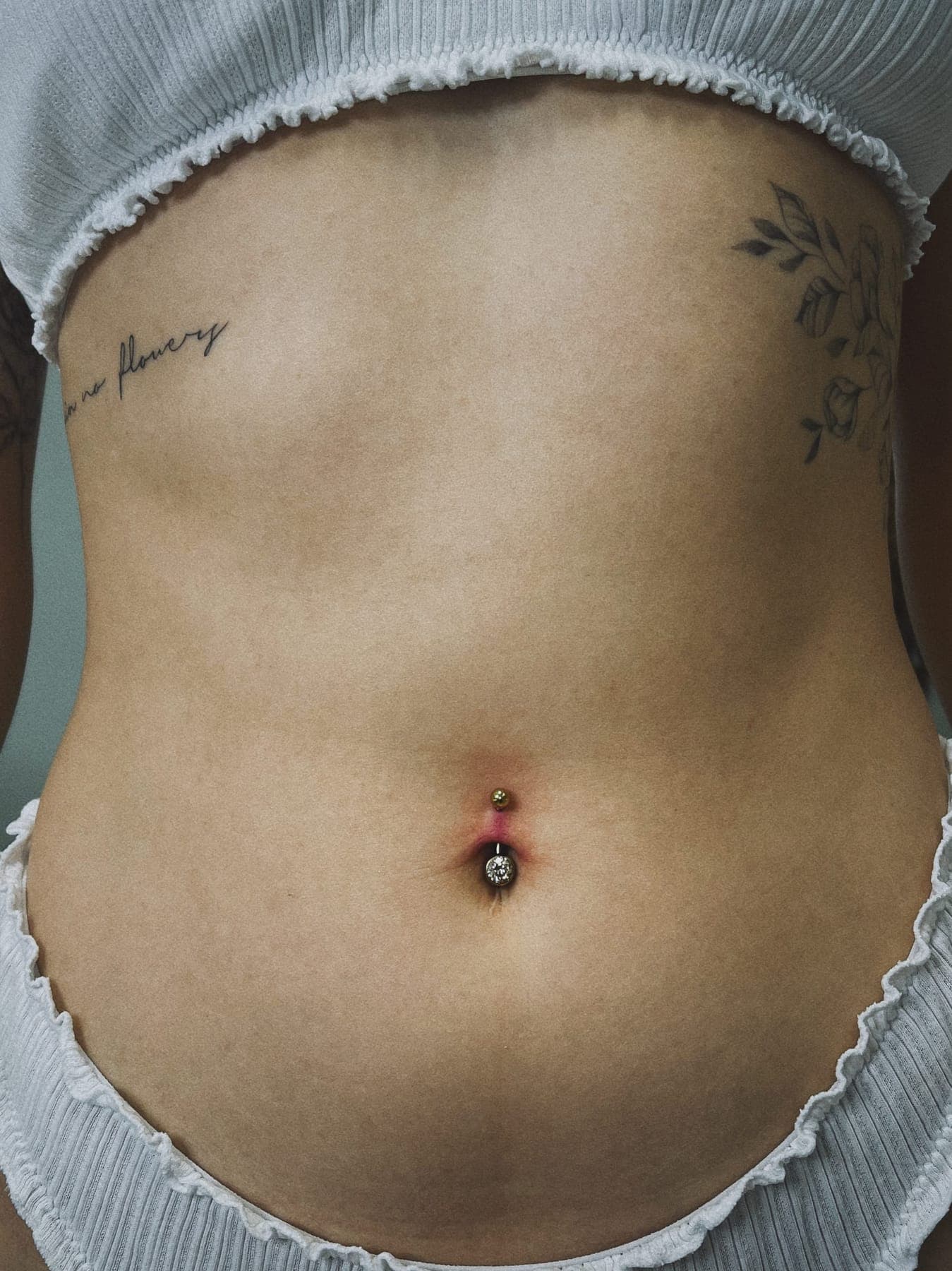 Bauchnabel – Piercings von Jenny, Bloom at Night Köln