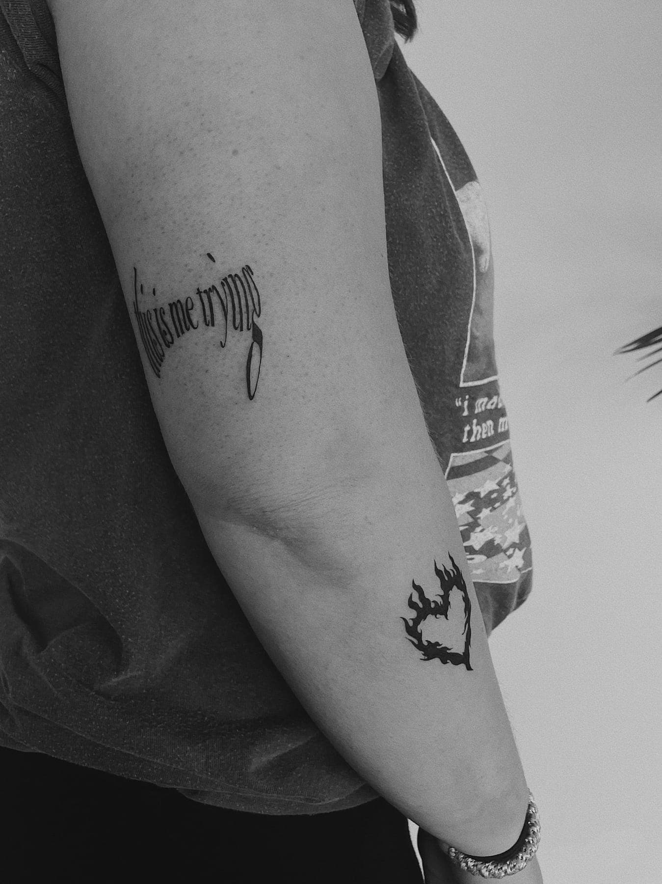 Lettering & Burning Heart – Fineline, Lettering von Lea, Bloom at Night Köln