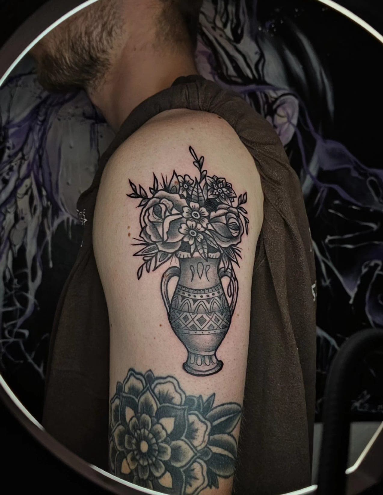 Vase – Blackwork, Illustrativ, Oldschool von Maya, Bloom at Night Köln