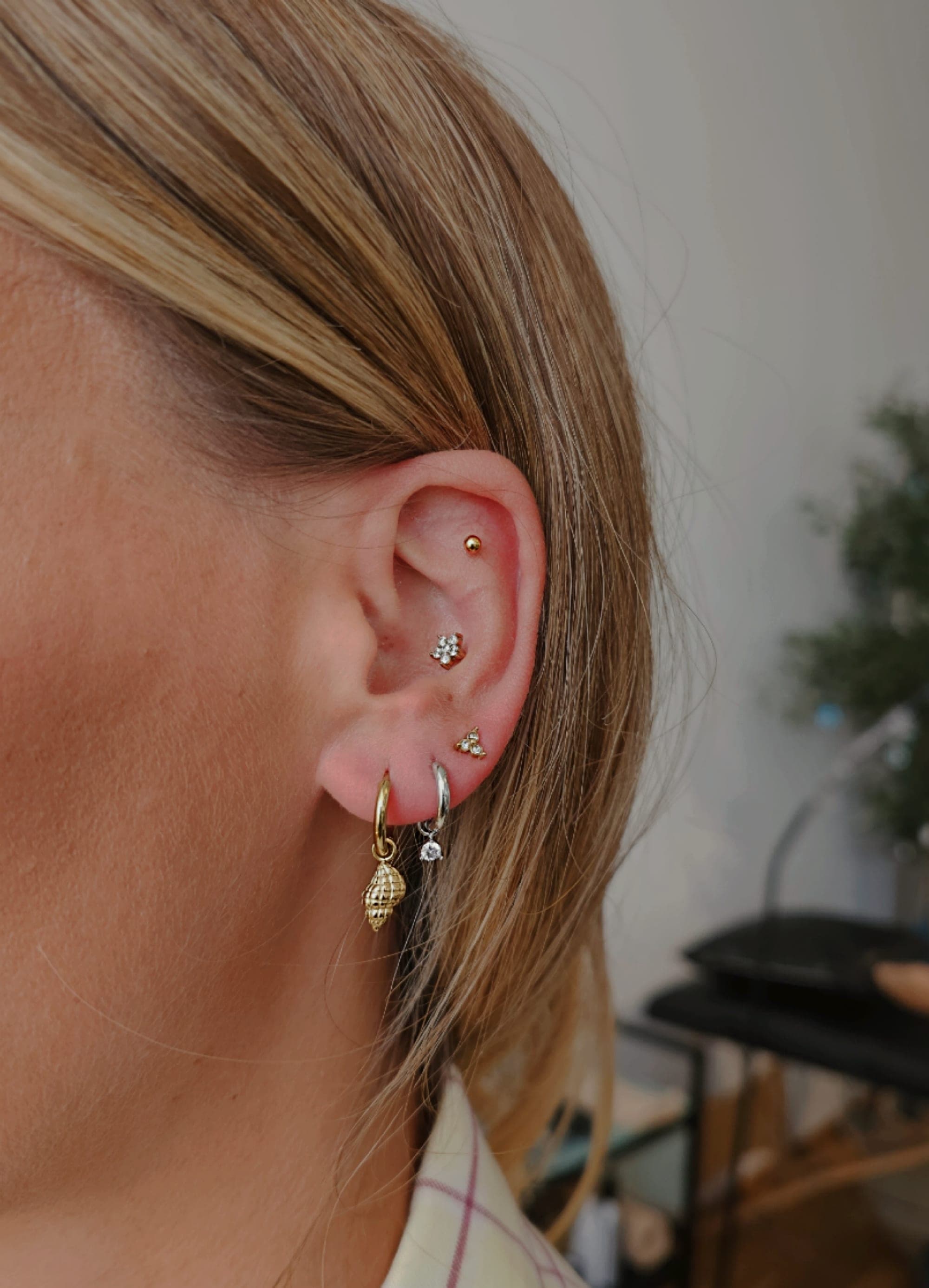 Flat Piercing – Piercings von Maya, Bloom at Night Köln