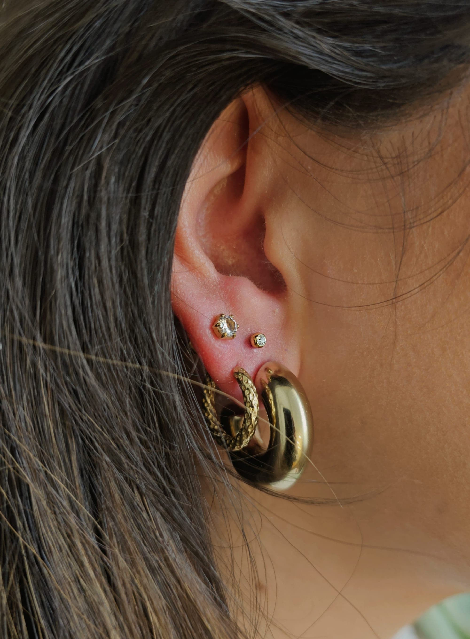 Upper Lobe – Piercings von Maya, Bloom at Night Köln