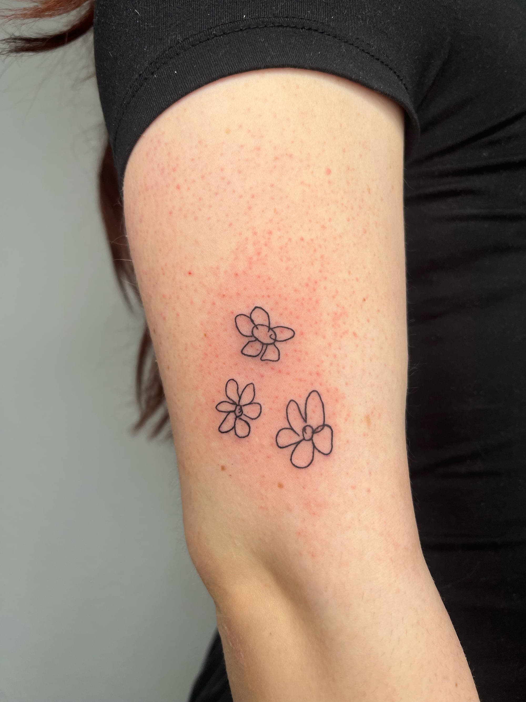 3 Blumen – Fineline, Linework von Mira, Bloom at Night Köln