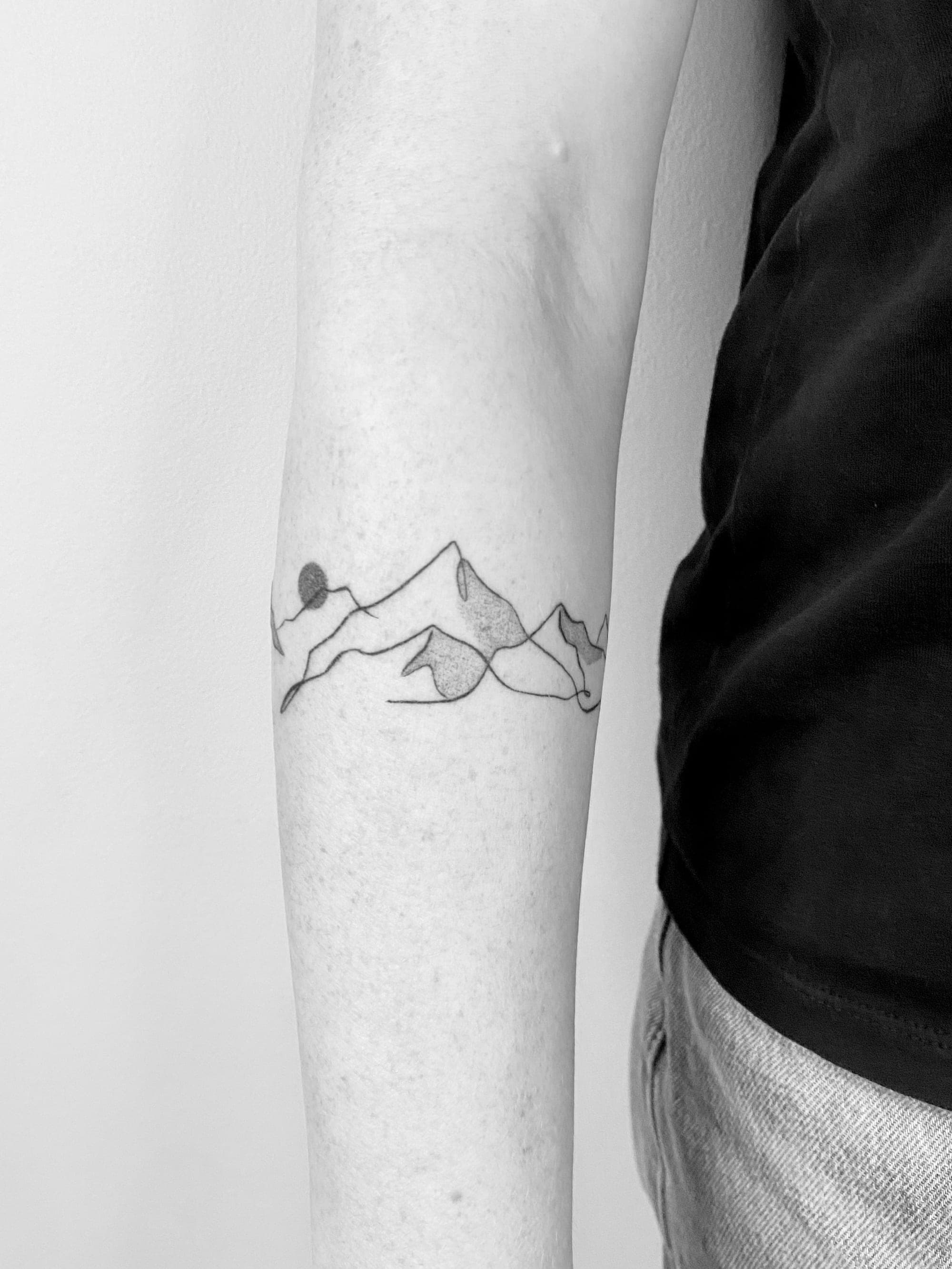 Fineline Illustrativ – Fineline, Illustrativ, Linework von Patricia, Bloom at Night Köln