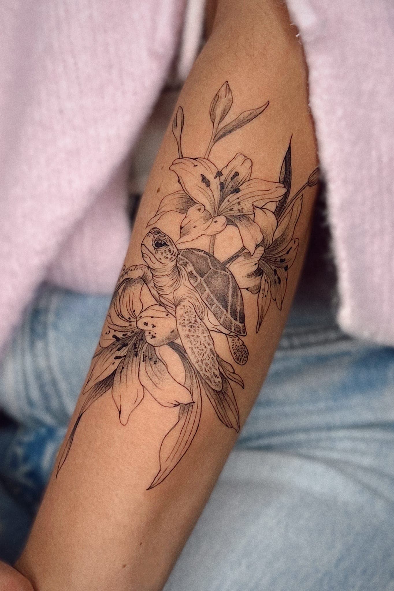 Schildkröte – Dotwork, Linework von Sarah, Bloom at Night Köln