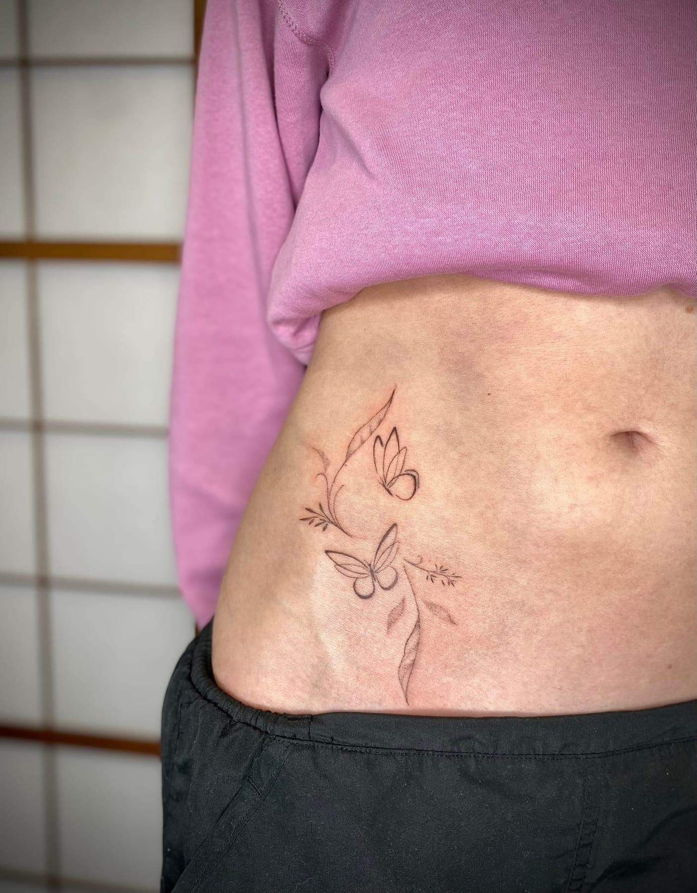 Schmetterlinge und Blätter – Grafisch, Handpoke von Sarah K., Bloom at Night Köln