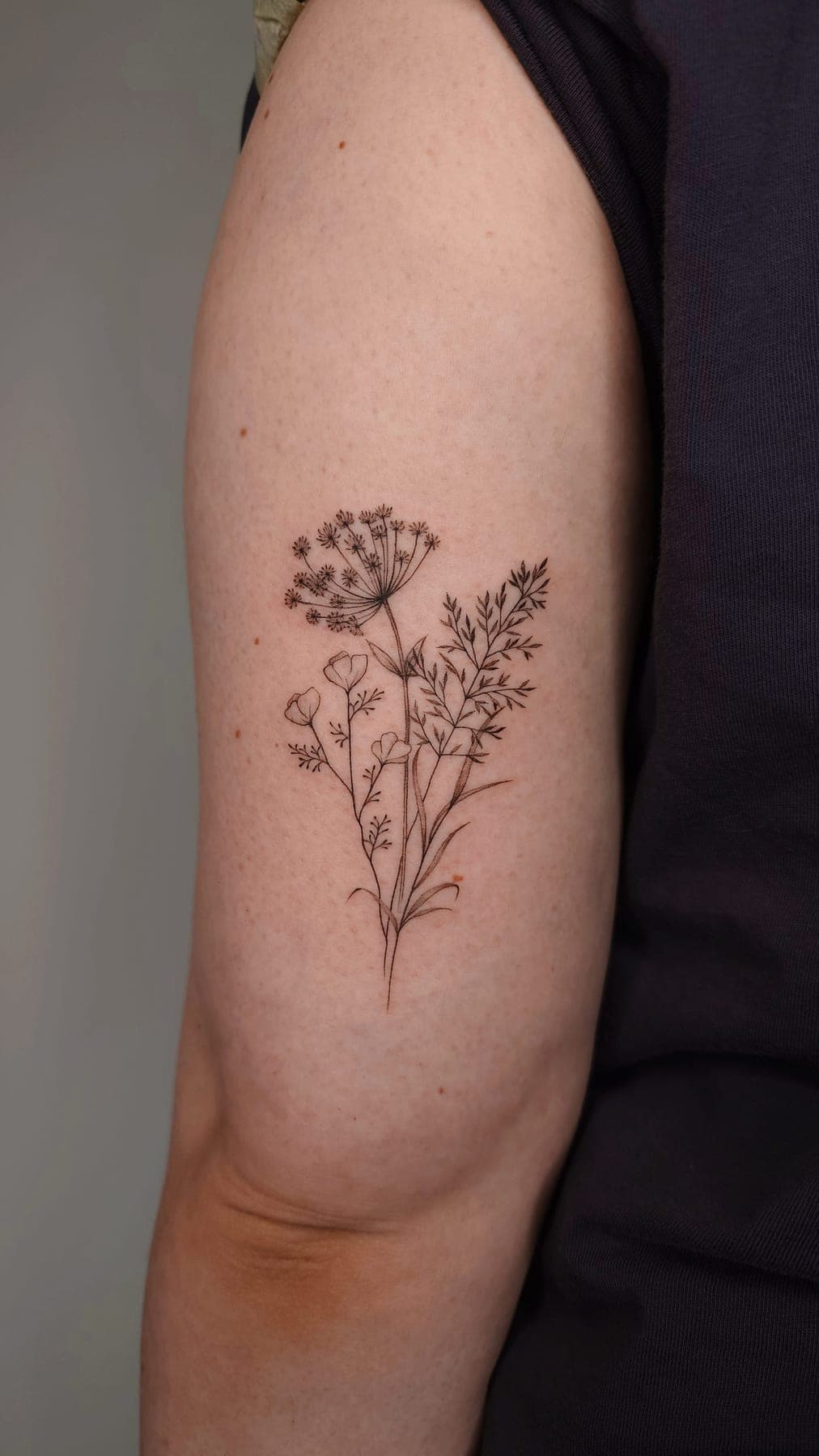 Wildblumen – Fineline von Viktoria, Bloom at Night Köln